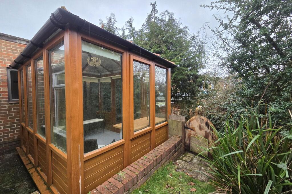 DETACHED CONSERVATORY