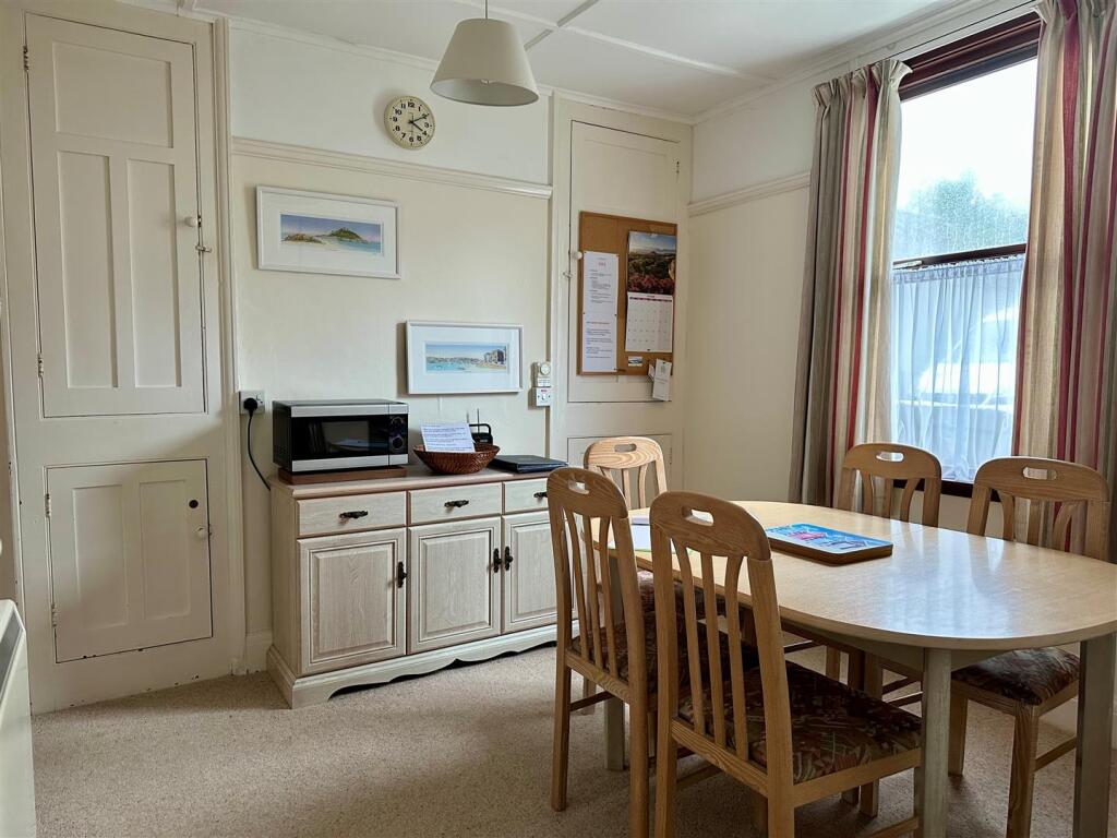 Dining Room.jpg