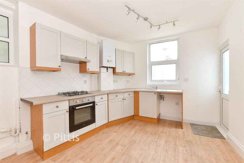 Kitchen/ Dining Room