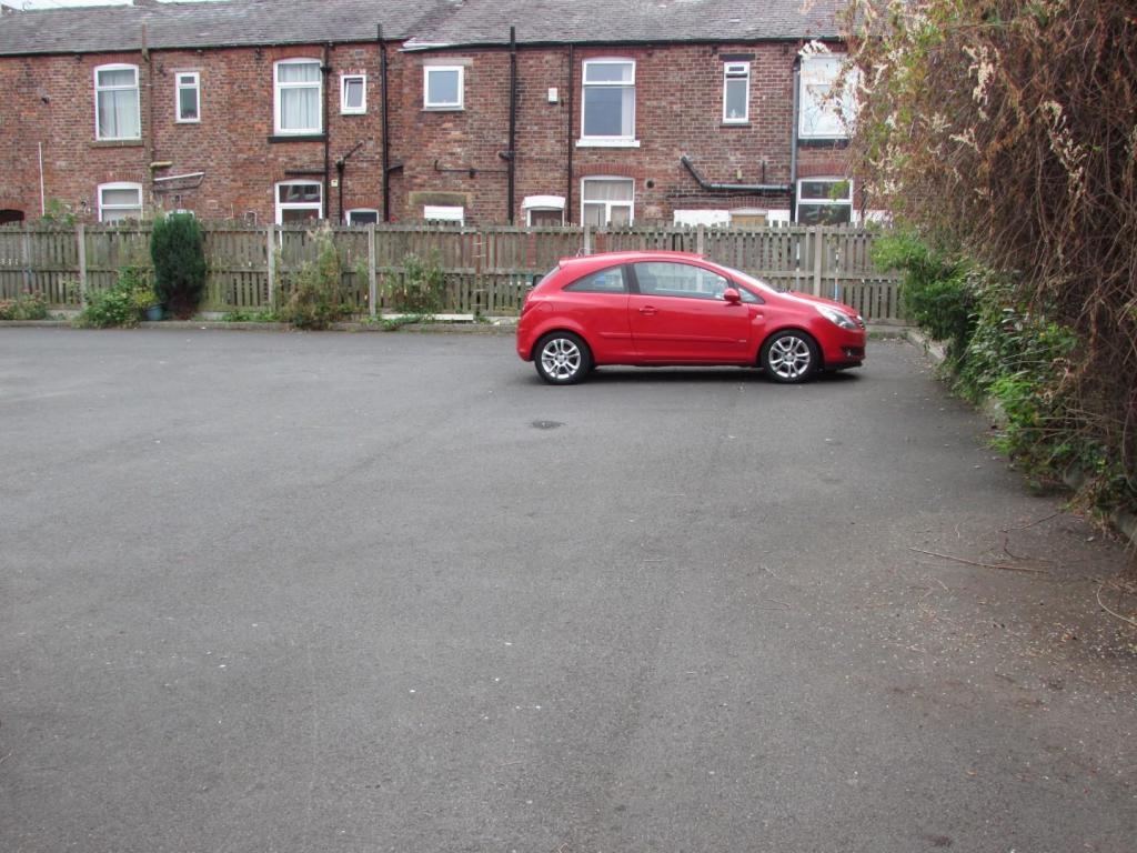 HaleLn11parking.JPG