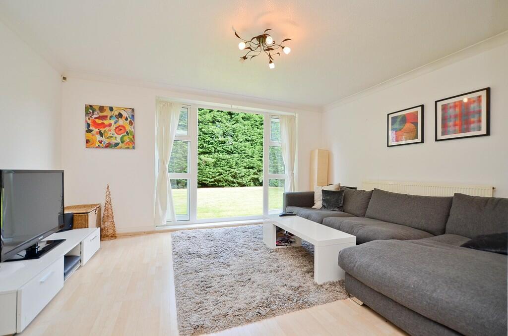 20 Foxwood Green ...