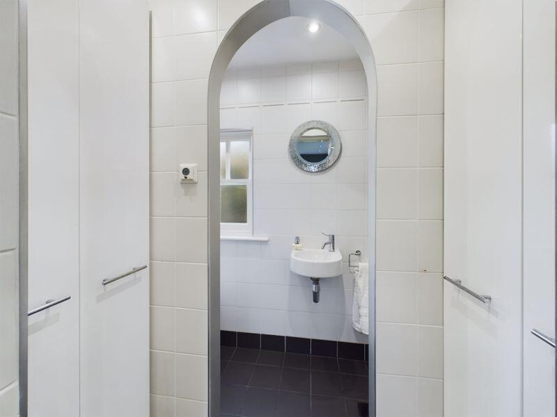 Utility lobby to Shower room 