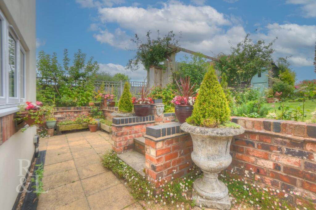 Clifton Road (2).jpg