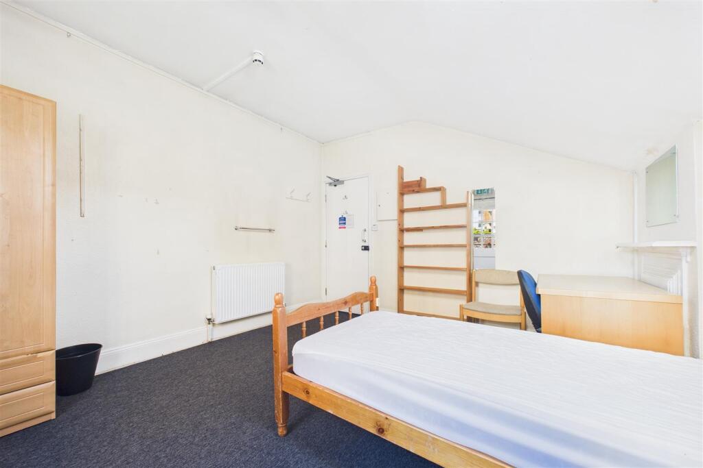 97 Woodland Road, Redland, Bristol BS8 1US | Freeh