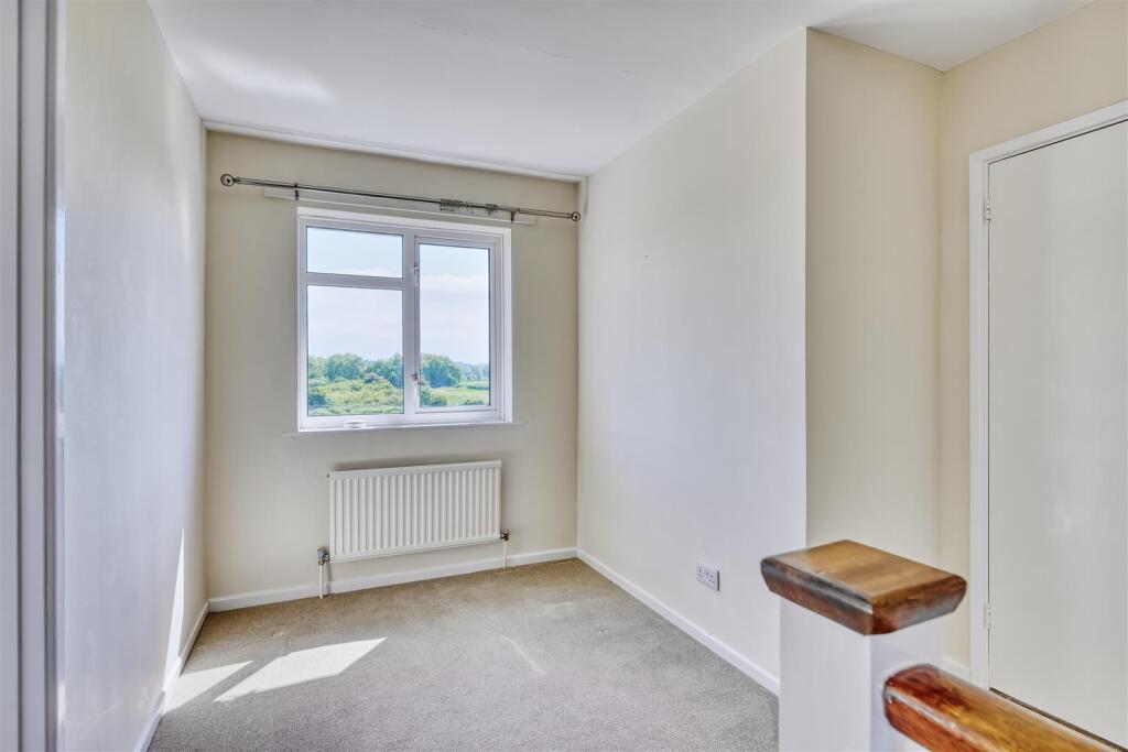 19-1 Fotheringhay rd