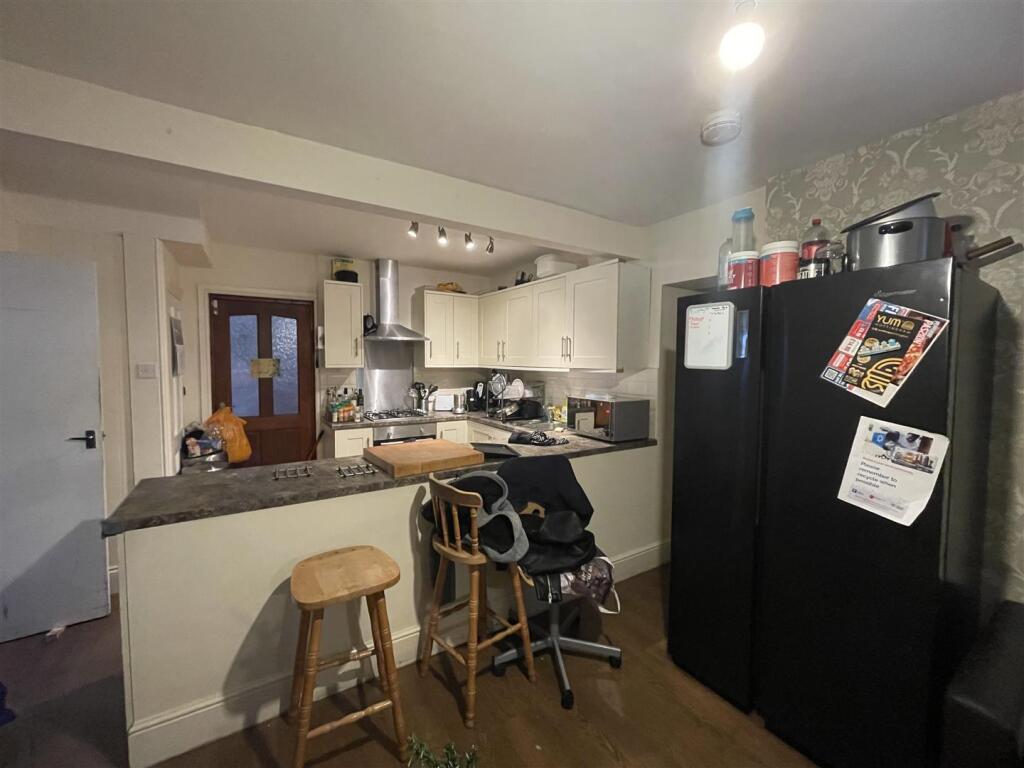 Kitchen / Living Room