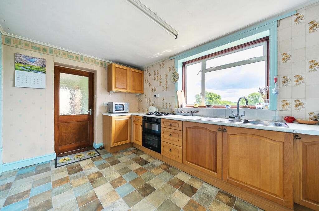 1302979-27-684044...