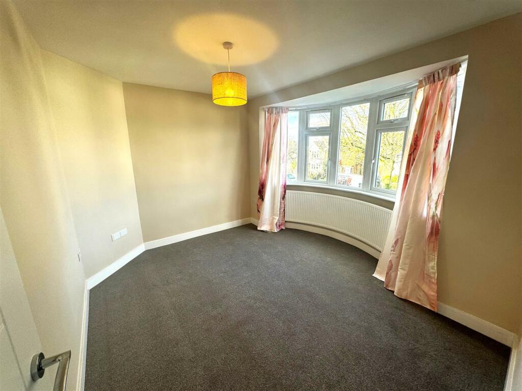 Bedroom 1.jpg