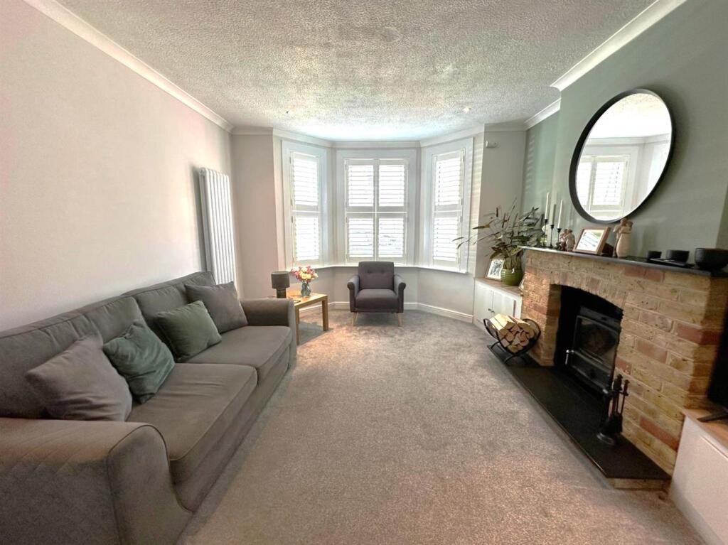 Living Room.jpg