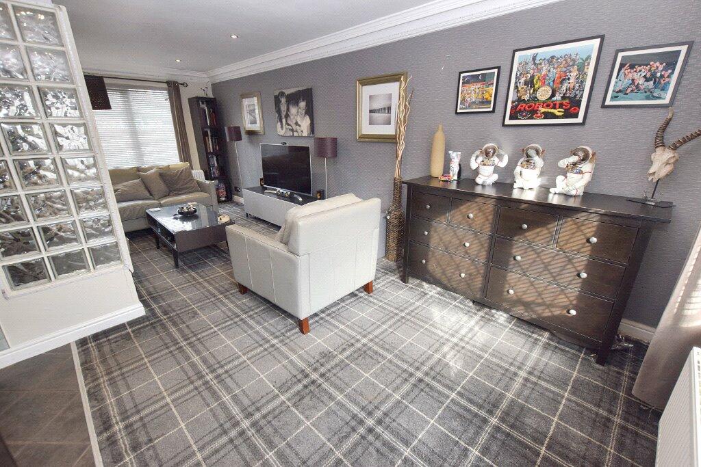Living/Dining Area