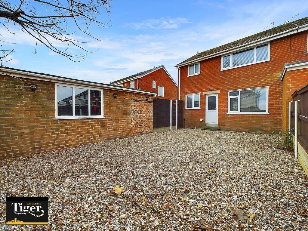 CAM02176G0-PR0406...