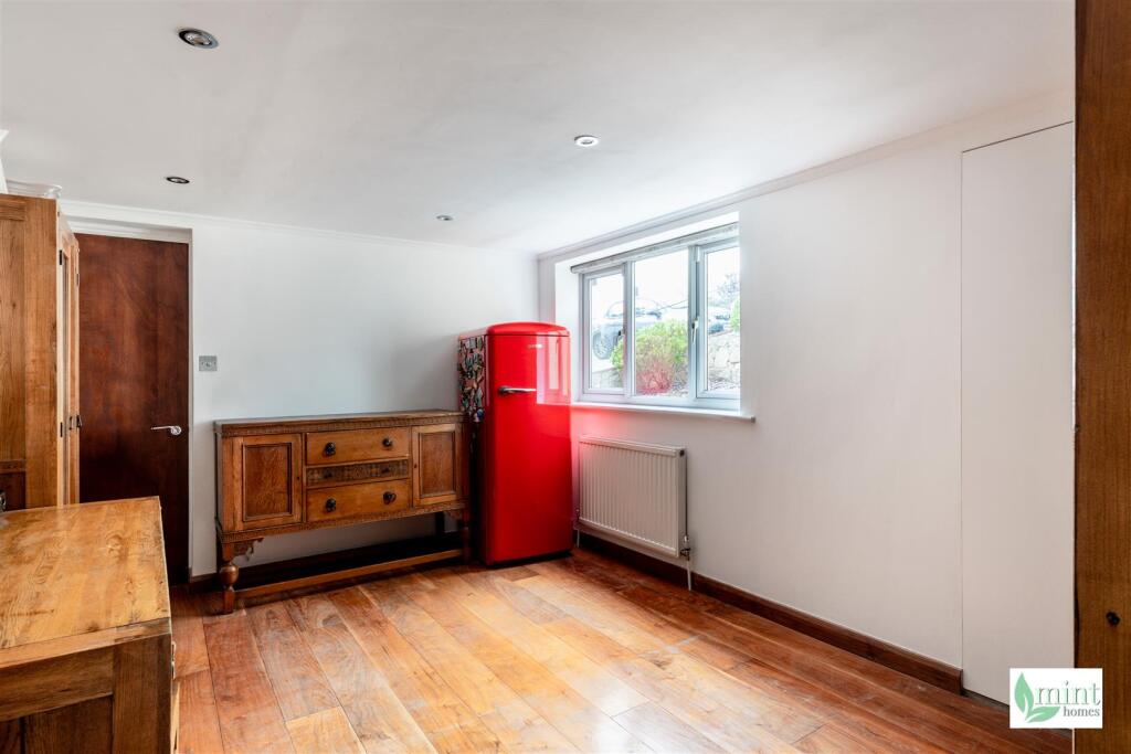 Watermarked - The Sheiling, Pond Road-5.jpg