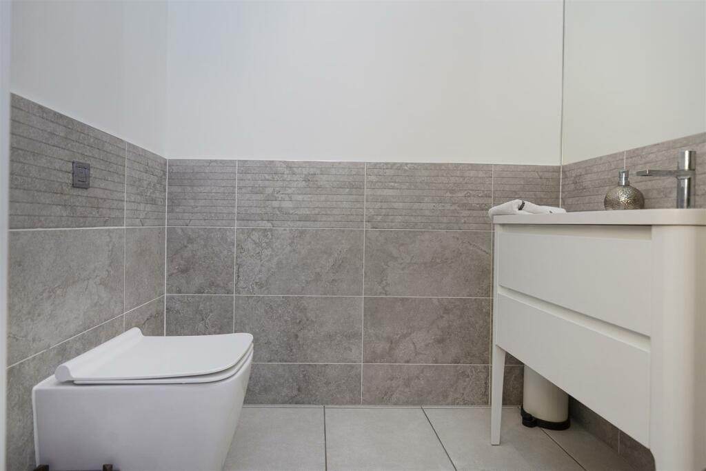 Bramleys Estate Agents - Snelsins Road - Cleckheat