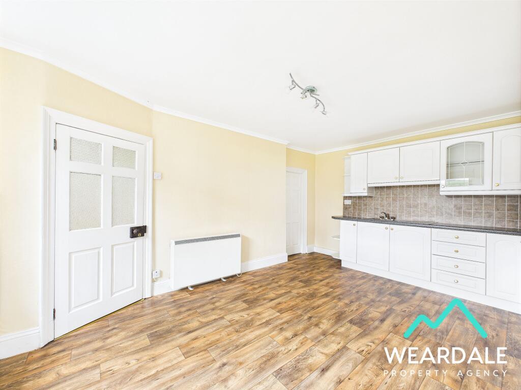 Kitchen/Dining Area