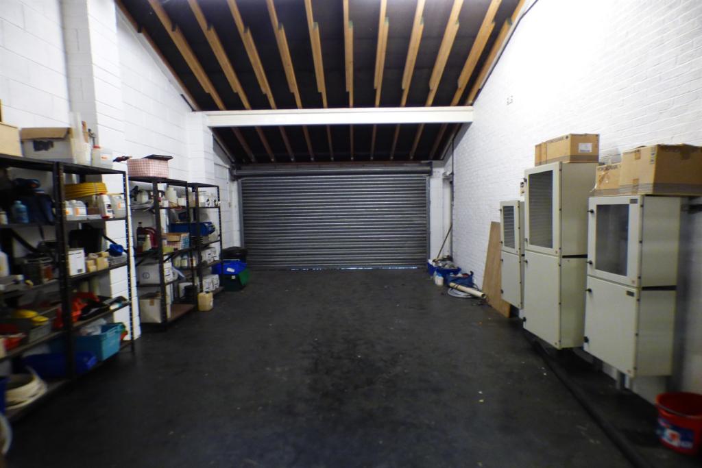 Garaging/Workshop 2