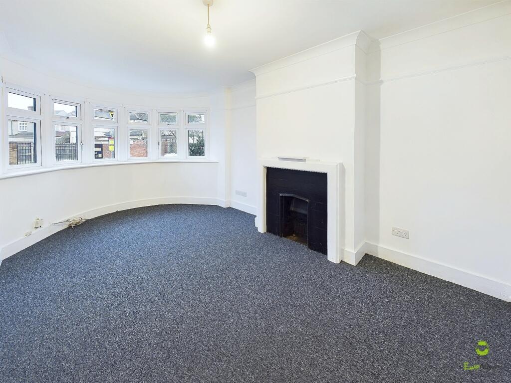 CAM03418G0-PR0164-STILL002