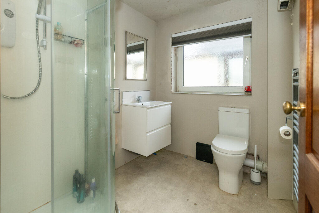 Gf Shower Room