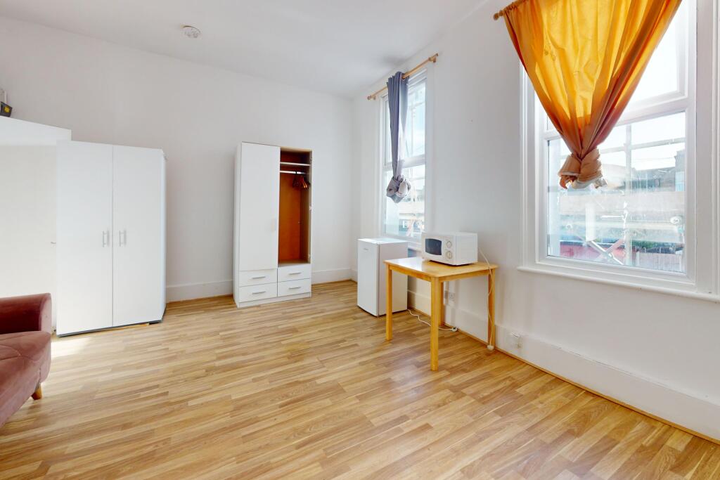 9 Brampton Park Road, London, N22 6BG