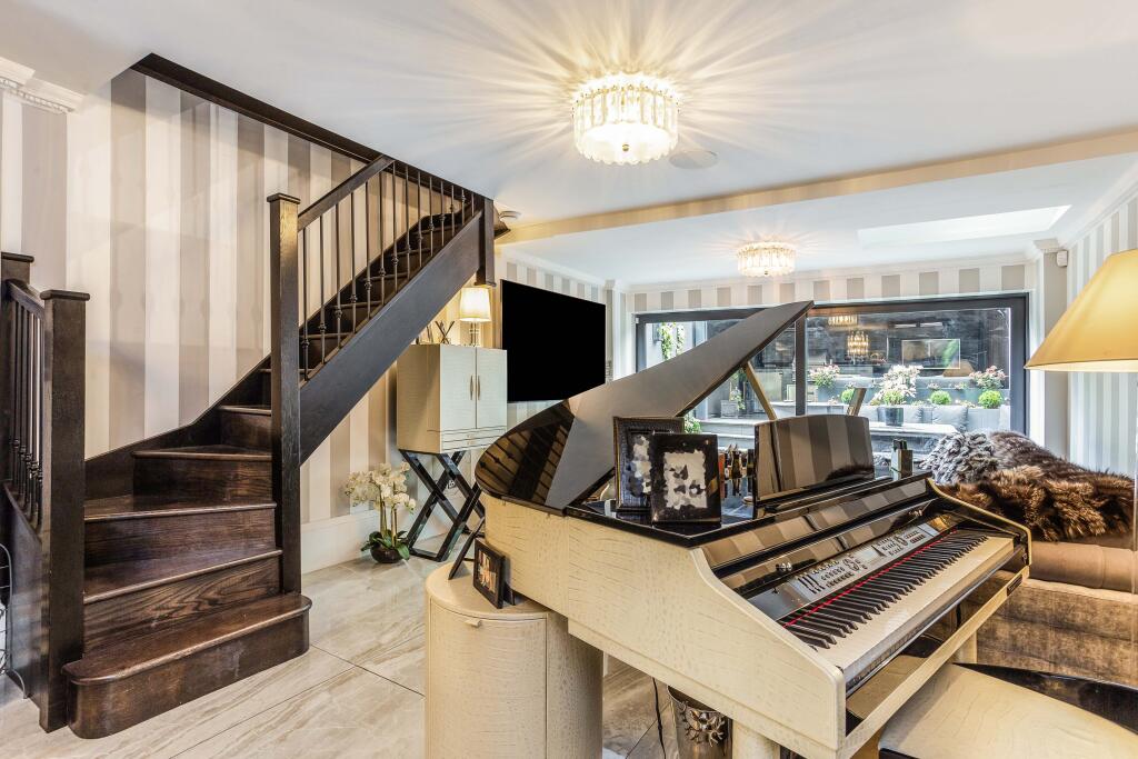 66761-Hugh-Street  (