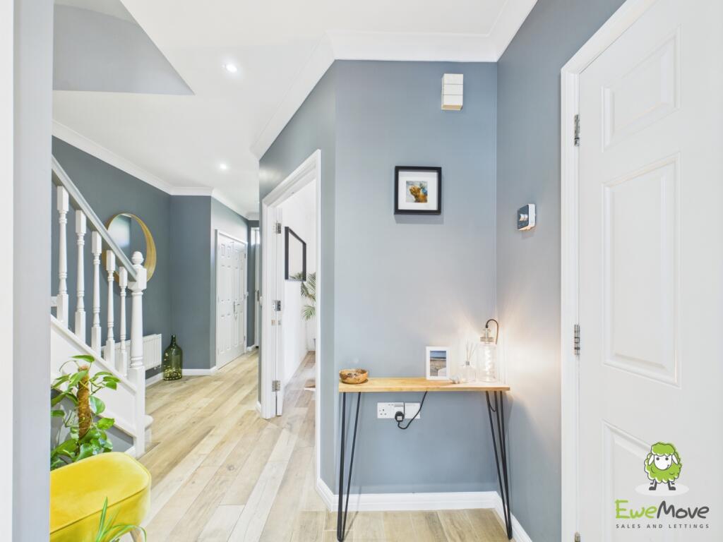 EweMove Basingstoke Estate Agents 21 Gaiger Avenue