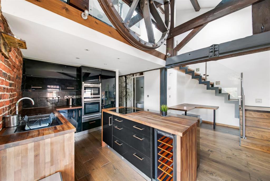 Living / Dining Kitchen