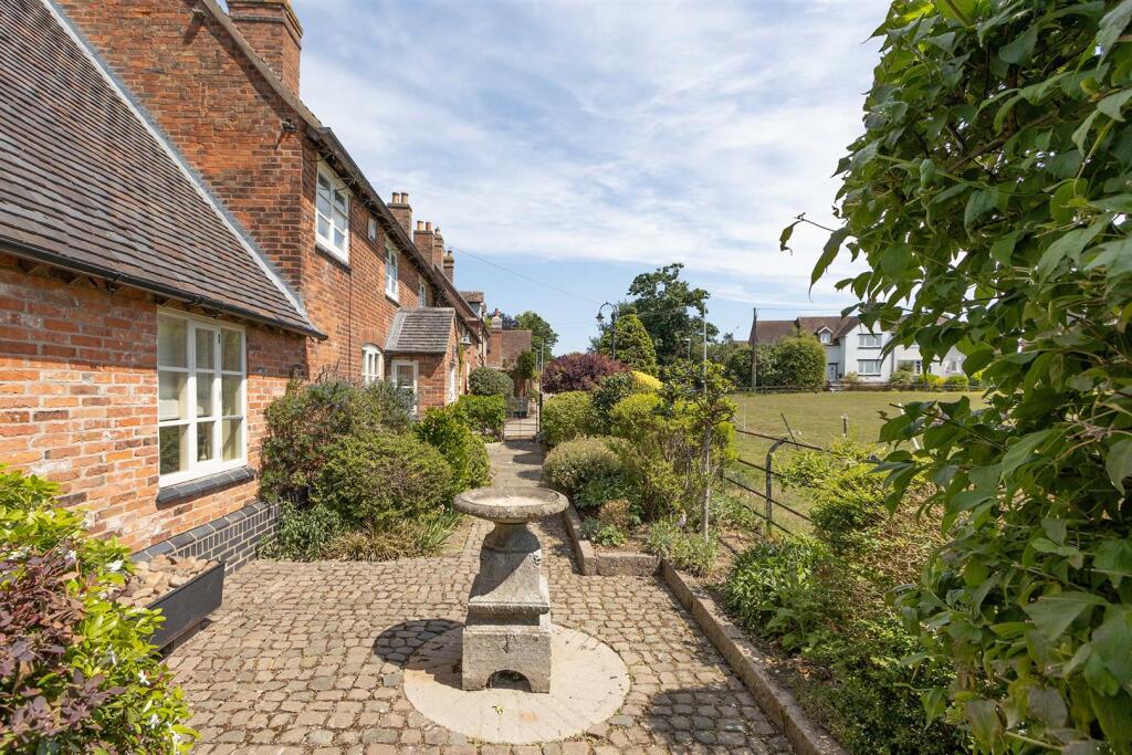 Manor Farm, Sketchley Old Village (3).jpg