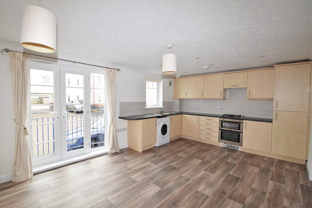 Kitchen/Living Ro...