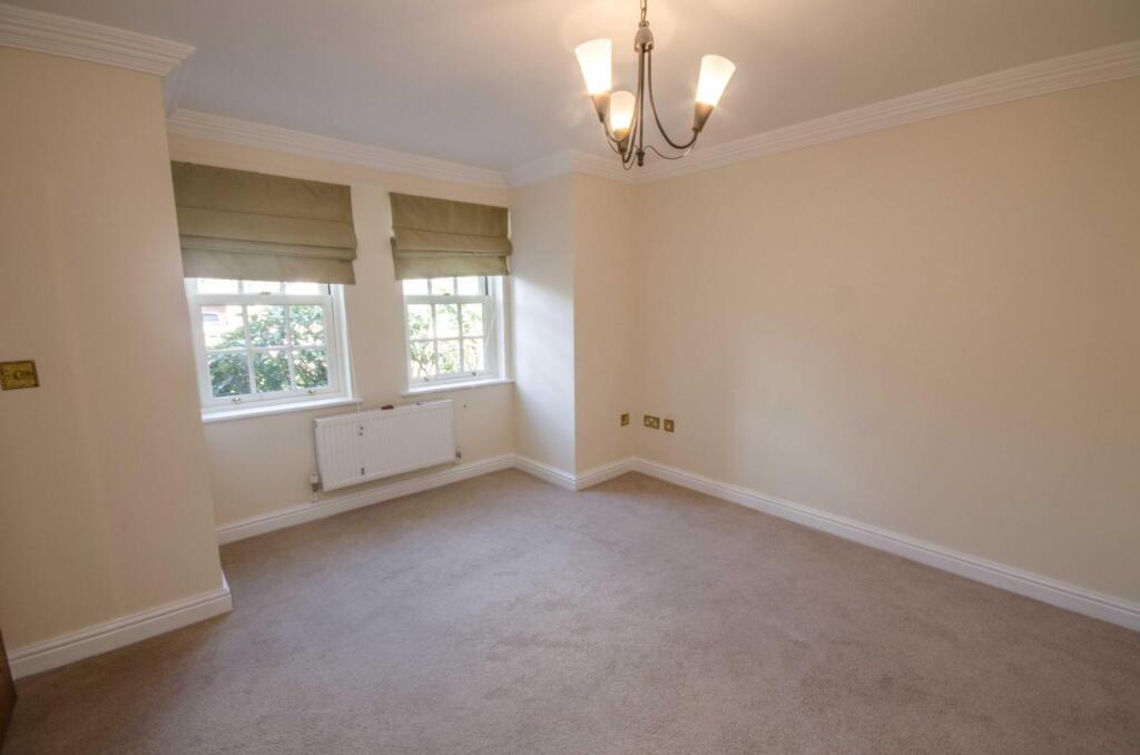 PLAYROOM/SNUG