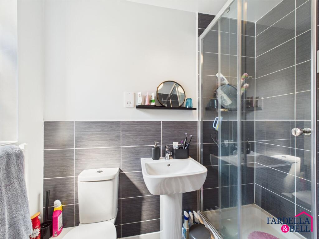 Master Bedroom with En-Suite