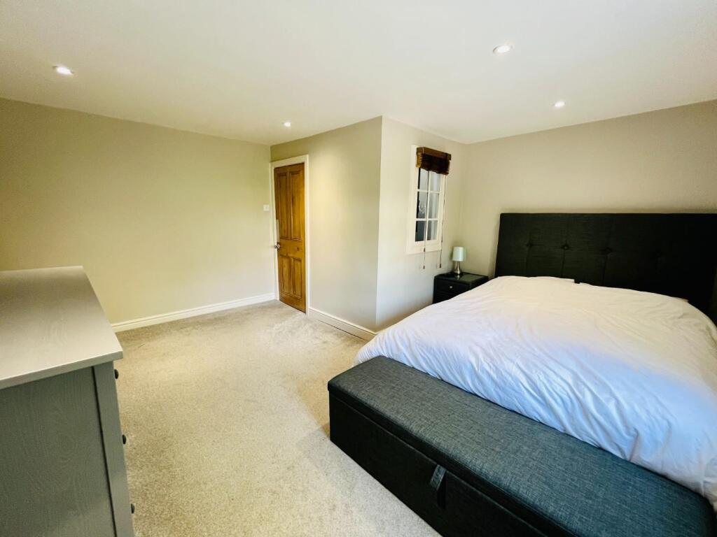 Main Bedroom Aspect 3