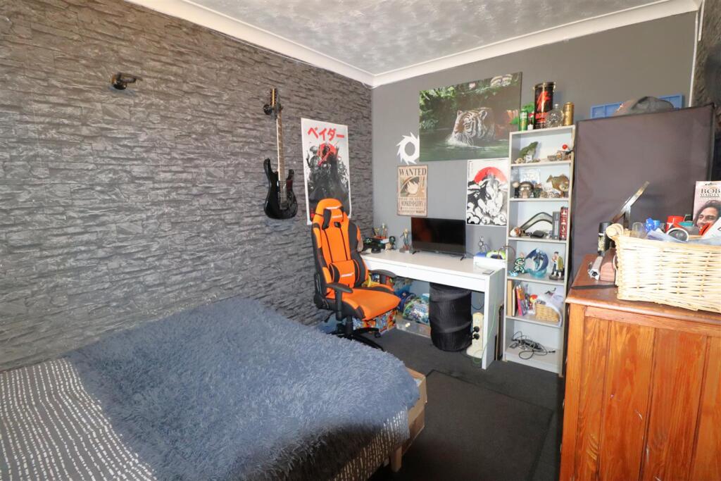 Bedroom 2.JPG