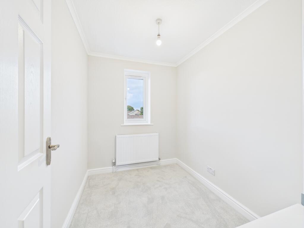 CAM02023G0-PR0184-STILL029