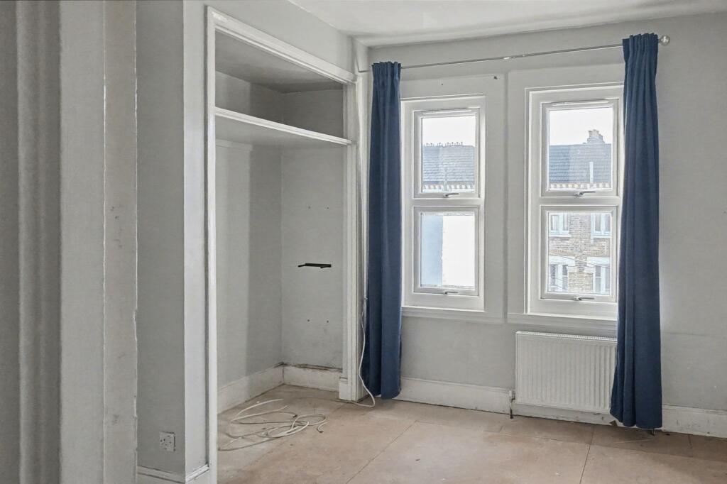 Flat 3, 59 Strathblaine Road, Battersea, London, SW11 1RG