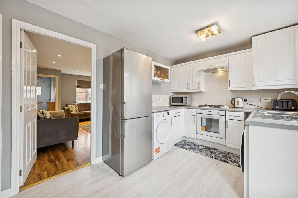 Kitchen / Dining Area