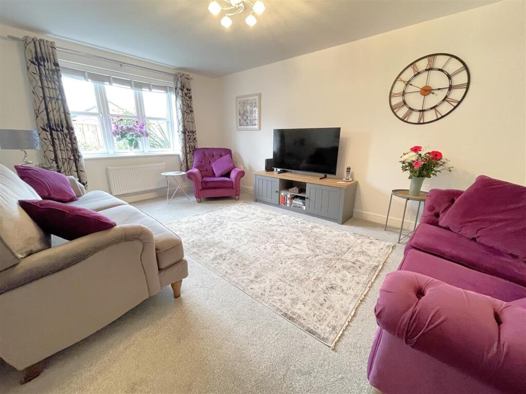 SITTING ROOM