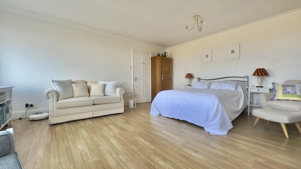 143BAF56-B902-4DA...