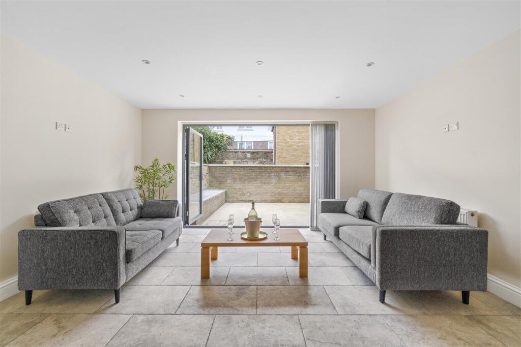 Kitchen/Lounge