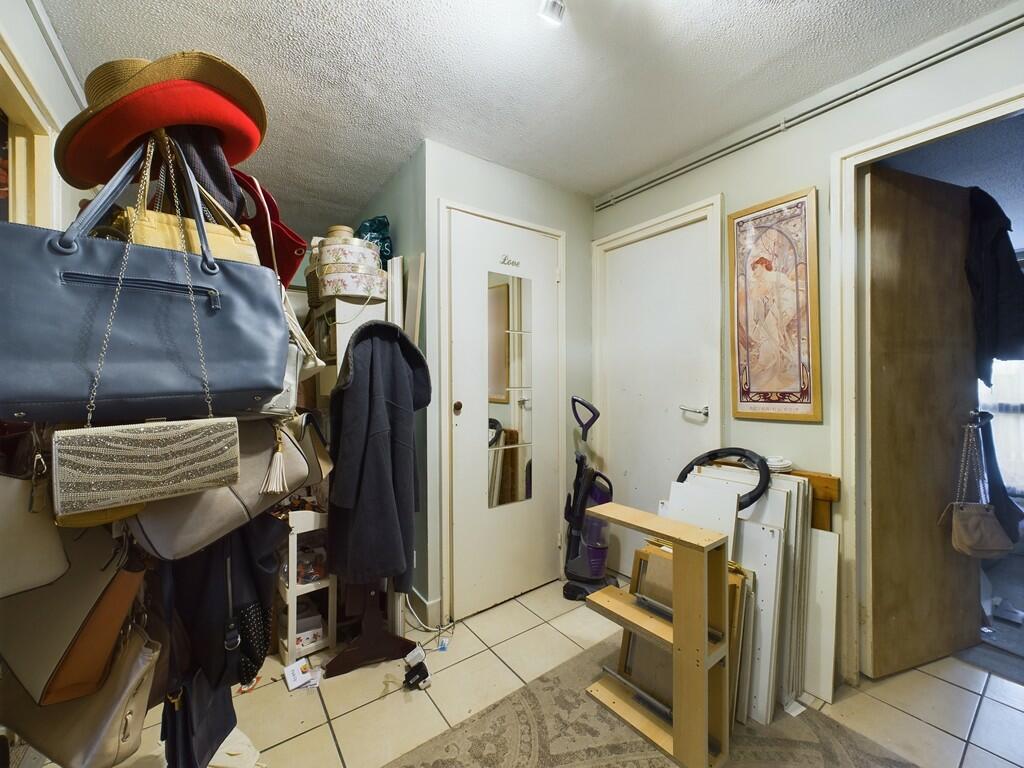 CAM02089G0-PR0372...