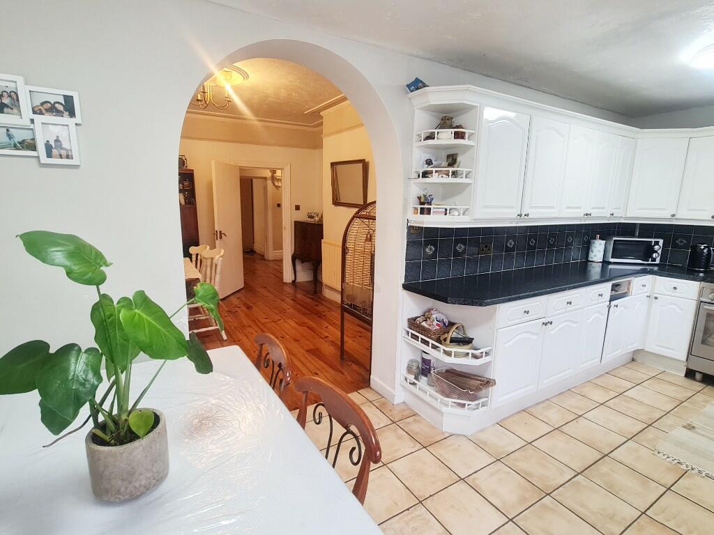 Arch to Kitchen
