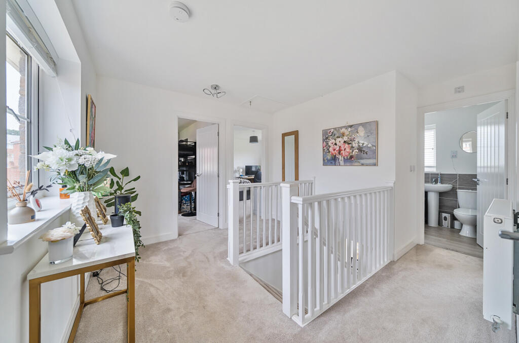 1328161-8-687e5b3...