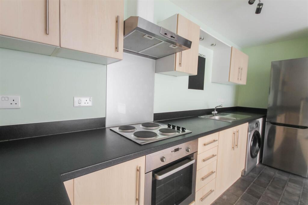 RC Kitchen a.JPG