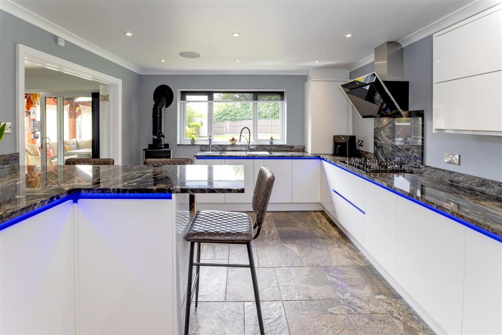 Kitchen 1 SAPL8408-20250731-DxO_DeepPRIME XD2s.jpg