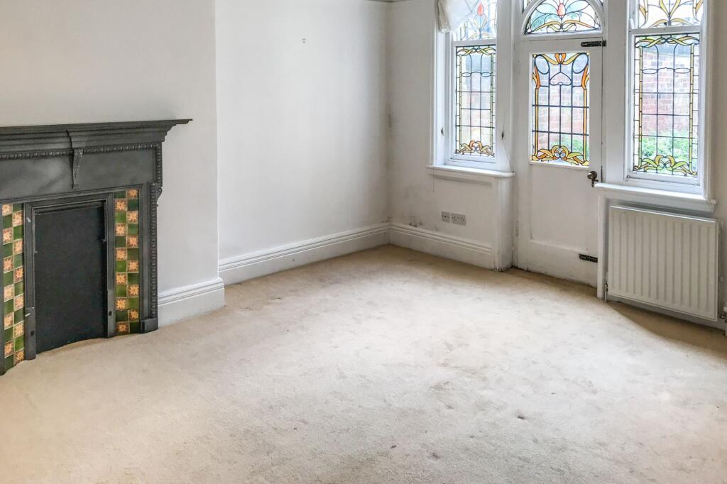 Flat A, 28 Park Avenue, Harrogate, HG2 9BG