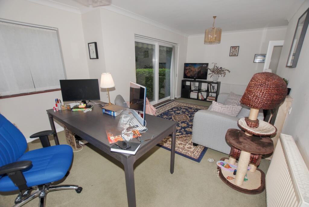 Sitting/dining rm