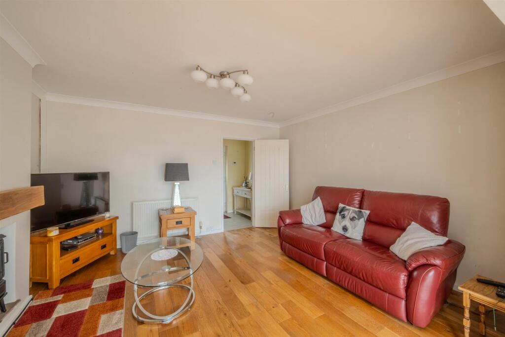 92 Court Farm Road-14.jpg
