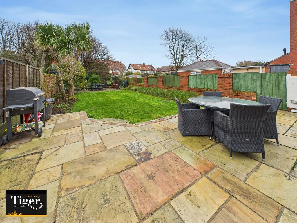 CAM02176G0-PR0777...