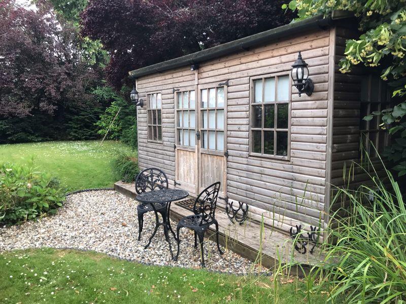 Garden Cabin/Room