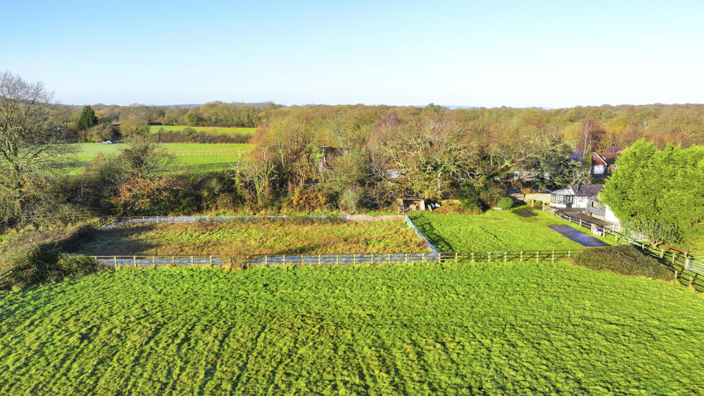 Broadford Bridge Road, West Chiltington, RN20 2LF 