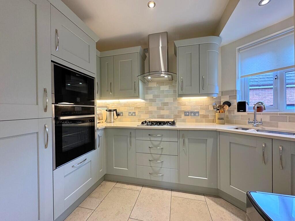 Facetune_27-01-20...