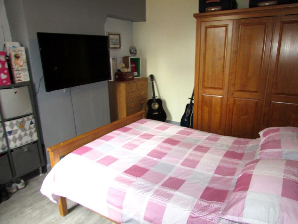 AsshetonRd2bed1.JPG